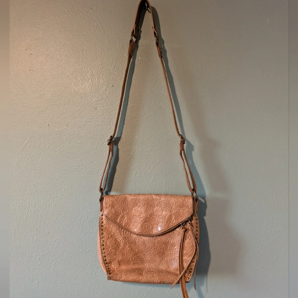 The Sak Silverlake Crossbody Embossed - Picture 3 of 11